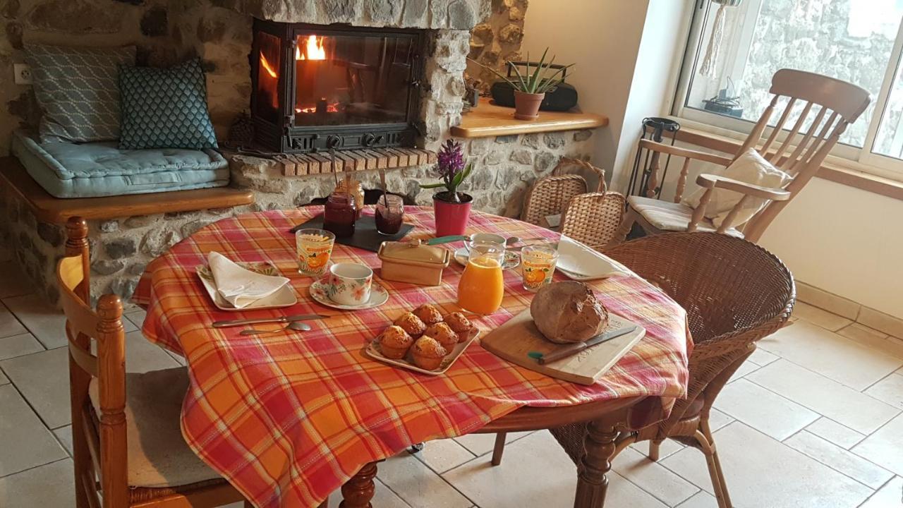 Bed and Breakfast L'Attrape Reve Saint-Vincent-de-Barres Экстерьер фото