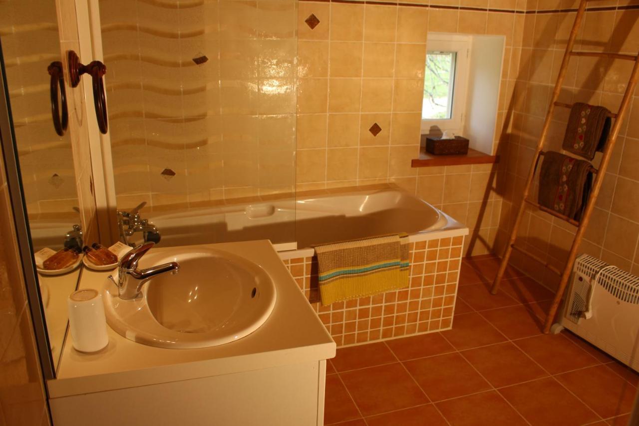 Bed and Breakfast L'Attrape Reve Saint-Vincent-de-Barres Экстерьер фото