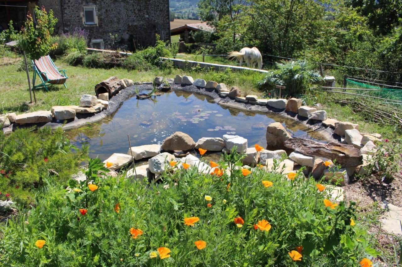 Bed and Breakfast L'Attrape Reve Saint-Vincent-de-Barres Экстерьер фото